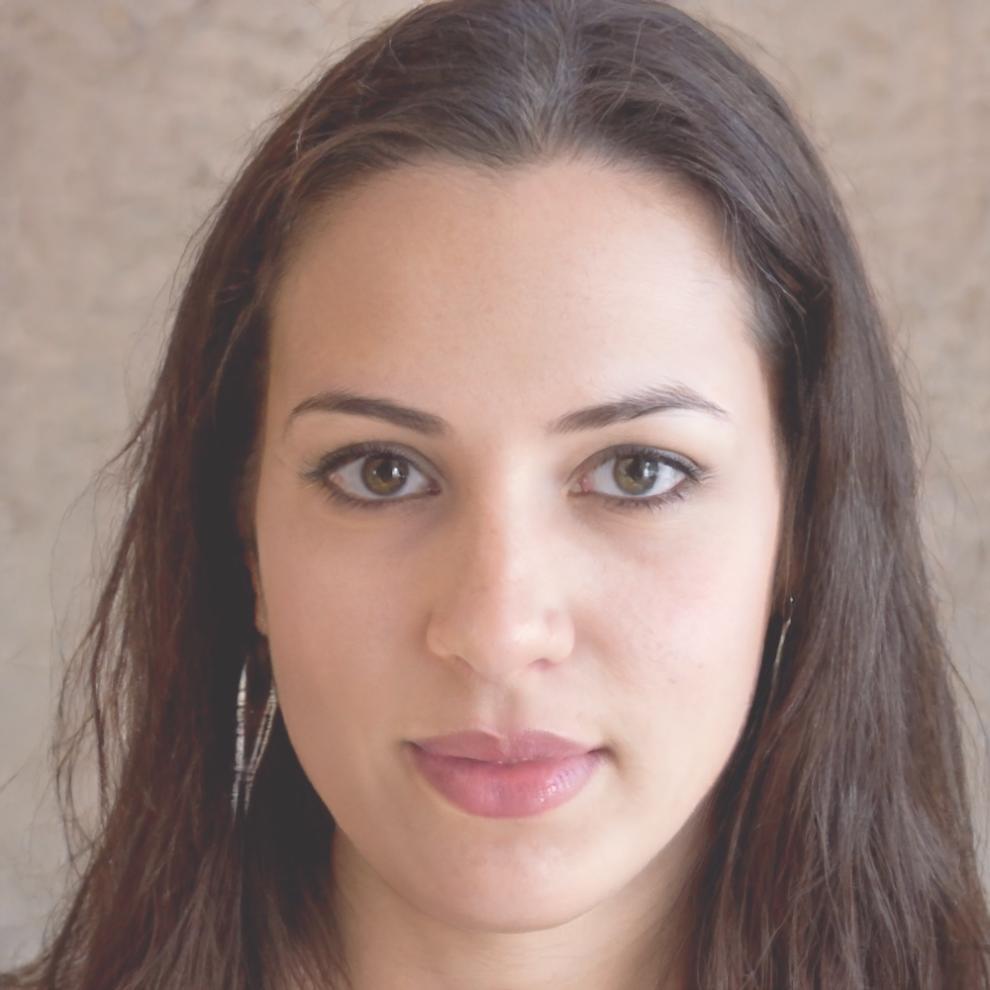 Portrait professionnel de Léonie Vautrin, conseillère principale chez calypharova